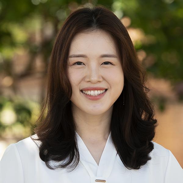 Portrait of Alice Eunmyoung Lee, M.A. (she/her)